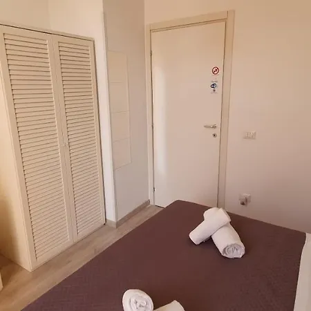 Casa House 381 アパート *