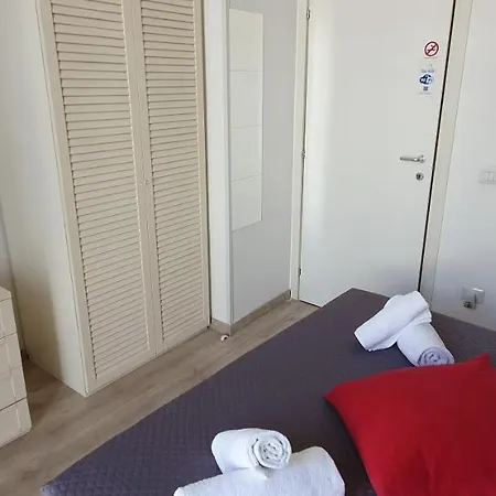 Casa House 381 *